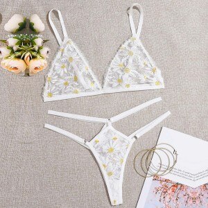 Plus Size Lingerie Sexy Women Underwear Embroidery Lace Collar Wireless Bra Sexy Lingerie Thong Set Floral Underwear White 2021