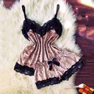 New Velvet Pajamas Set Plus Size New Women Sexy Lace Sleepwear Patchwork Lingerie Camisole Bow Shorts V-Neck Tops pijamas mujer